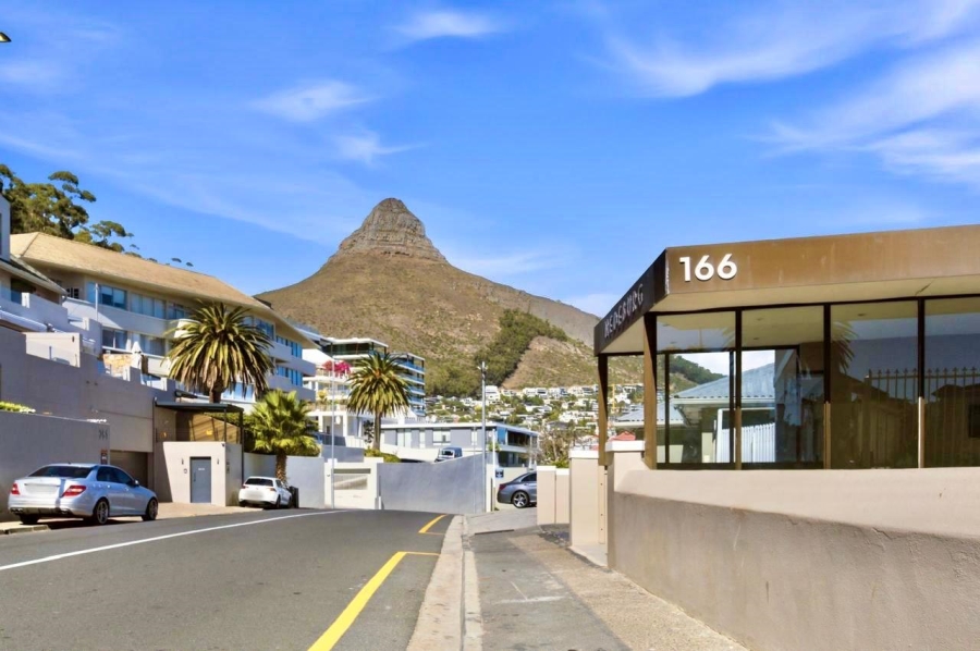 1 Bedroom Property for Sale in Sea Point Western Cape
